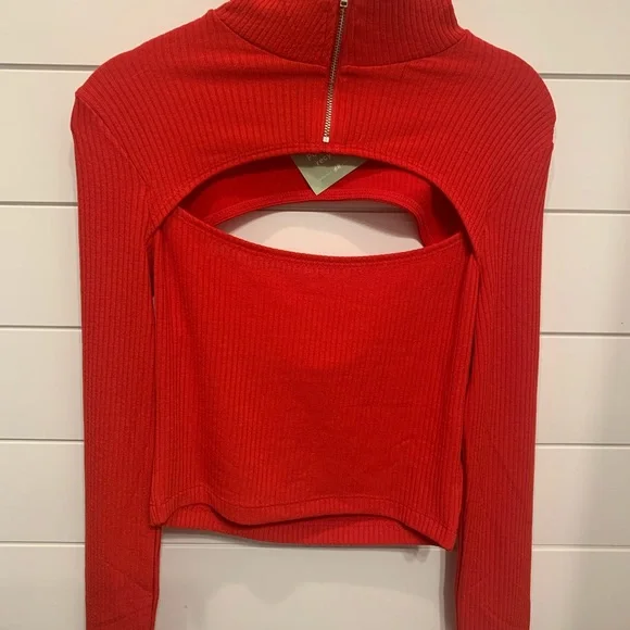 NWT H & M Divided Sexy Top - Picture 2 of 7